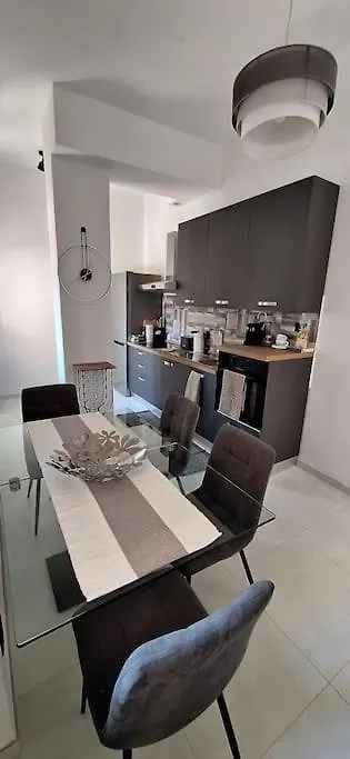 Faby & Fra Apartments 리보르노