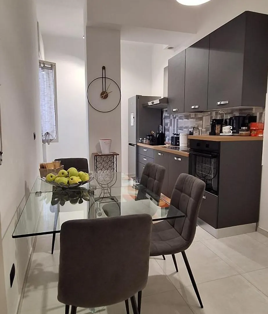 Faby & Fra Apartments 利沃诺